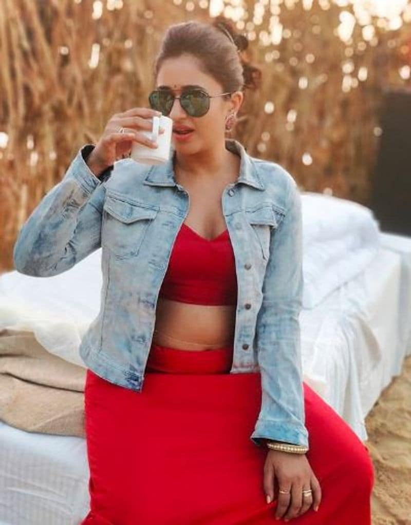 actress poonam bajwa super hot photo gallery