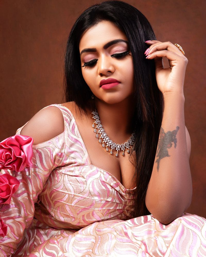 Shalu Shammu Offering to Desire