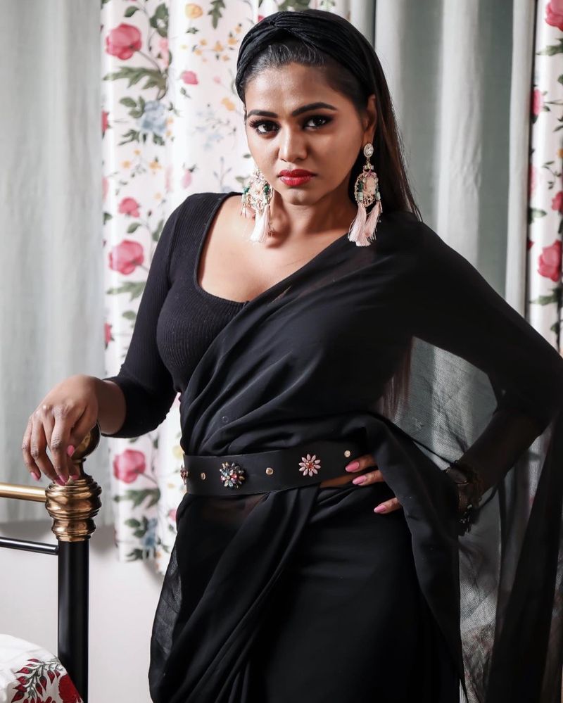Shalu Shammu Offering to Desire