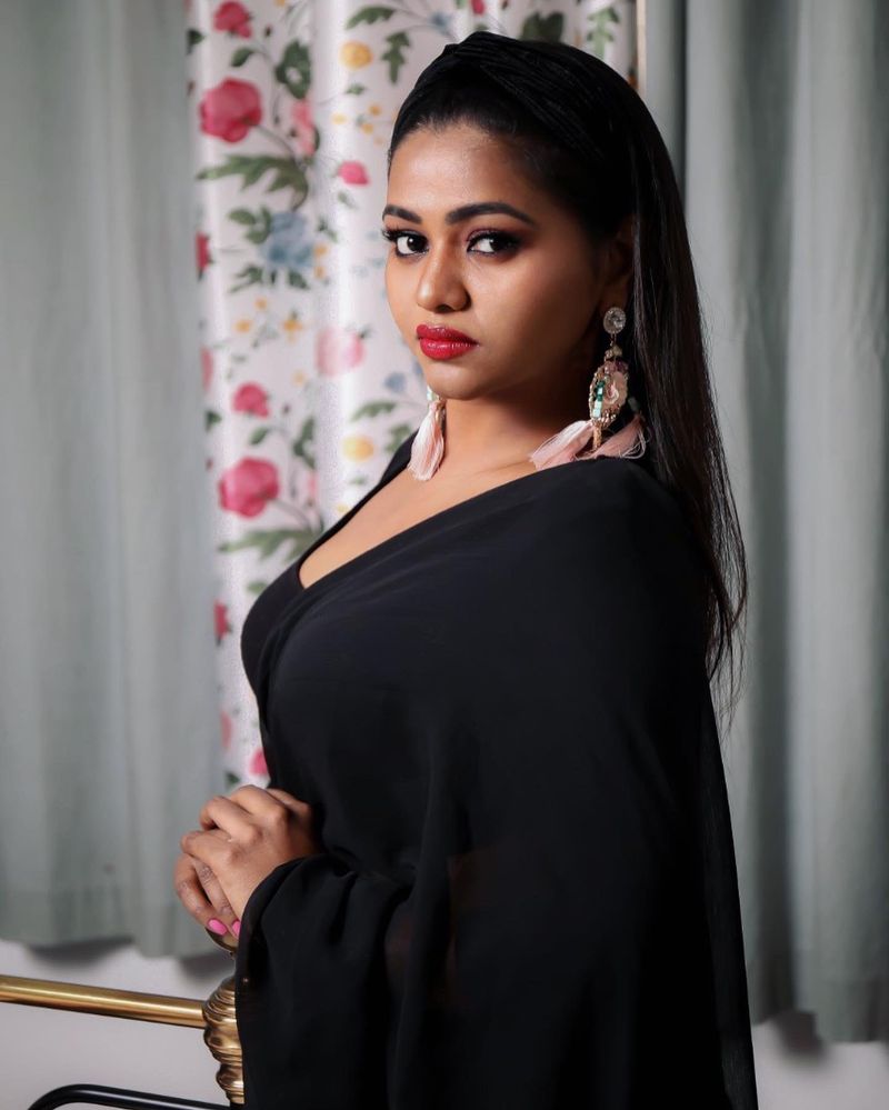 Shalu Shammu Offering to Desire