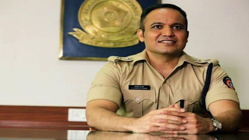 शिवदीप के माता पिता ज्यादा पढ़े लिखे नहीं हैं। उनकी मां सातवीं व पिता हाईस्कूल फेल हैं। उनके पिता हाईस्कूल में तीन बार फेल होने के बाद उन्होंने पढ़ाई छोड़ दी और खेती किसानी में लग गए।