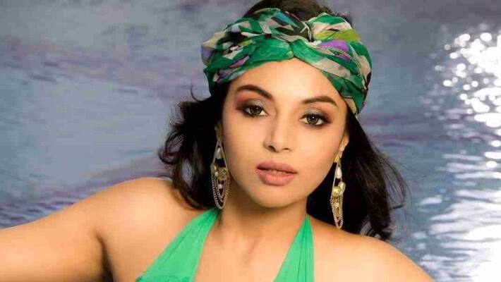 Actress Sanam Shetty Posted Super Hot Photo Before Lockdown Actress Sanam Shetty Posted Super Hot Photo Before Lockdown
