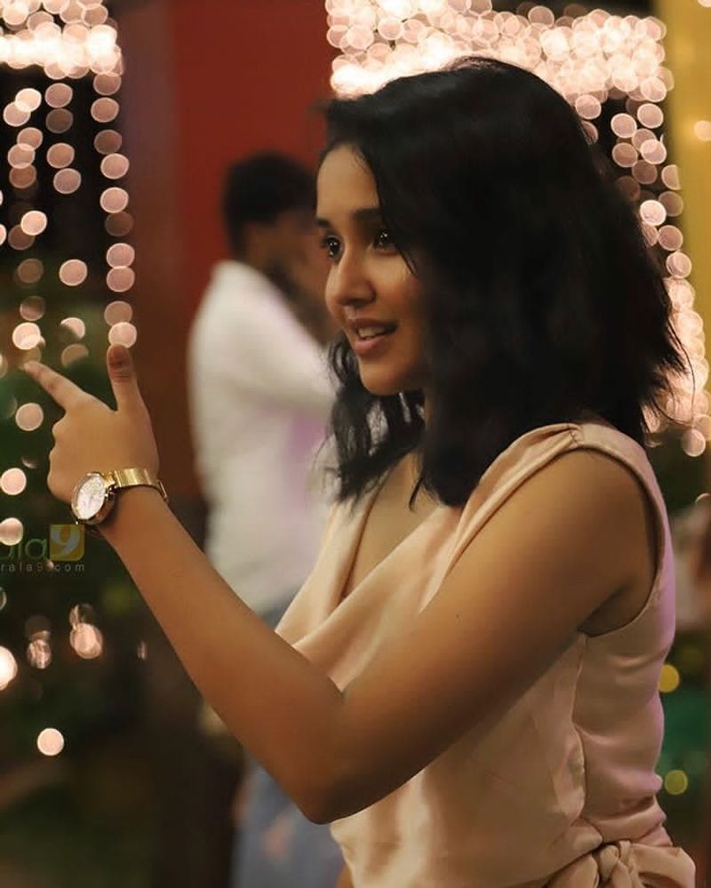 Anikha Surendran Latest Clicks Photo Gallery
