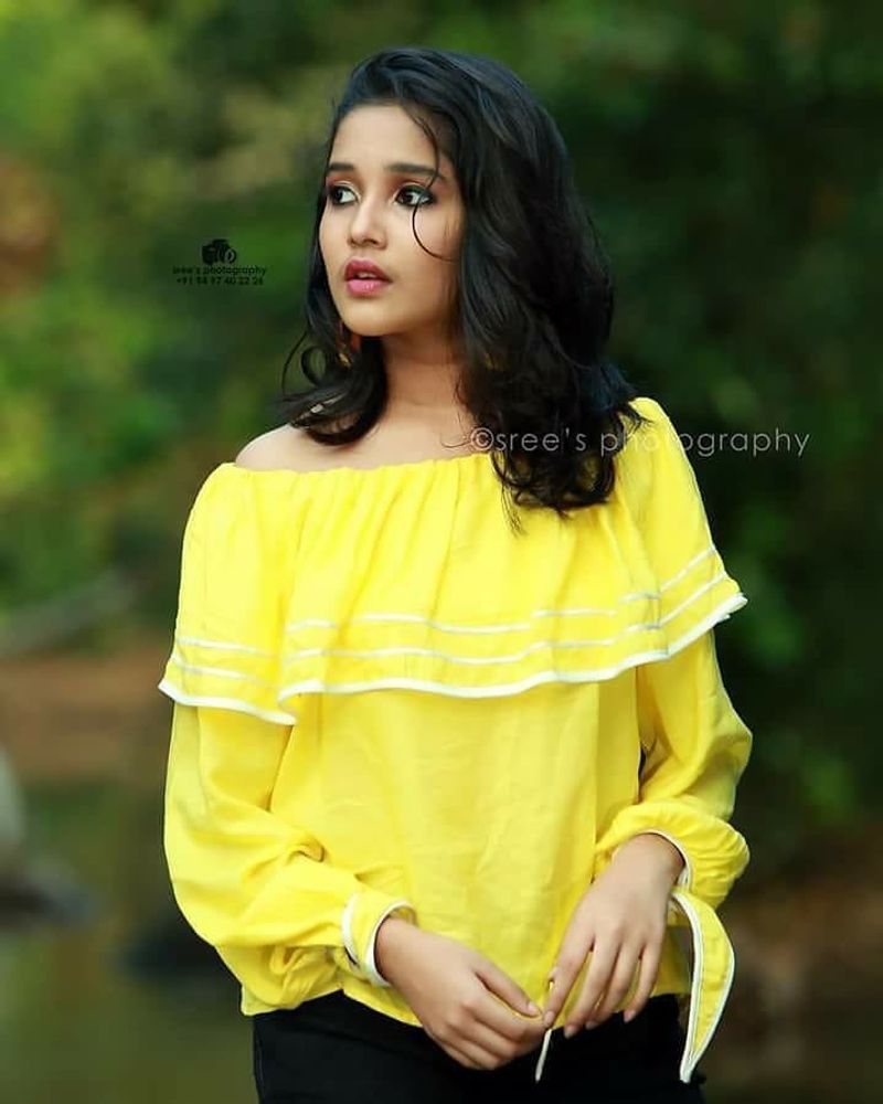 Anikha Surendran Latest Clicks Photo Gallery