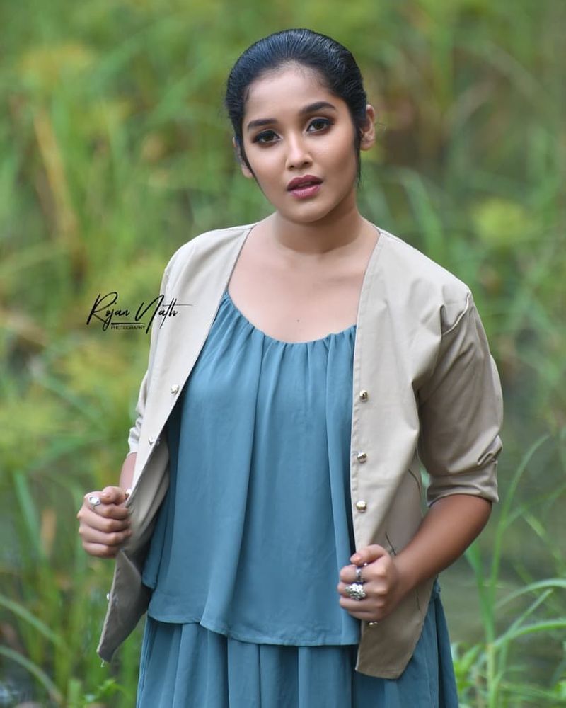 Anikha Surendran Latest Clicks Photo Gallery
