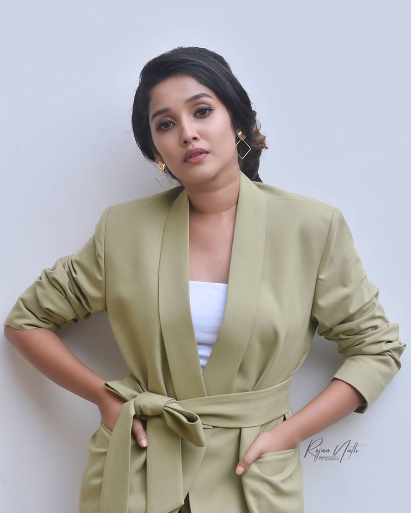 Anikha Surendran Latest Clicks Photo Gallery