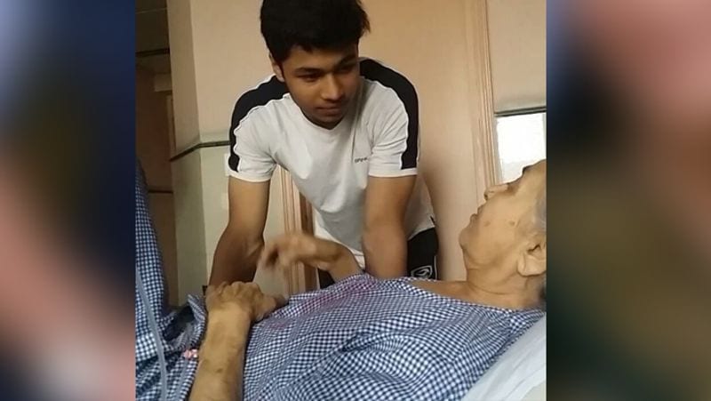 तलाक के बाद अलका लांबा का बेटा उनके साथ ही रहने लगा। उनके पति ने बेटे की कस्टडी मांगी लेकिन उनका बेटा ऋतिक लांबा अपनी मां के साथ ही रहता है।