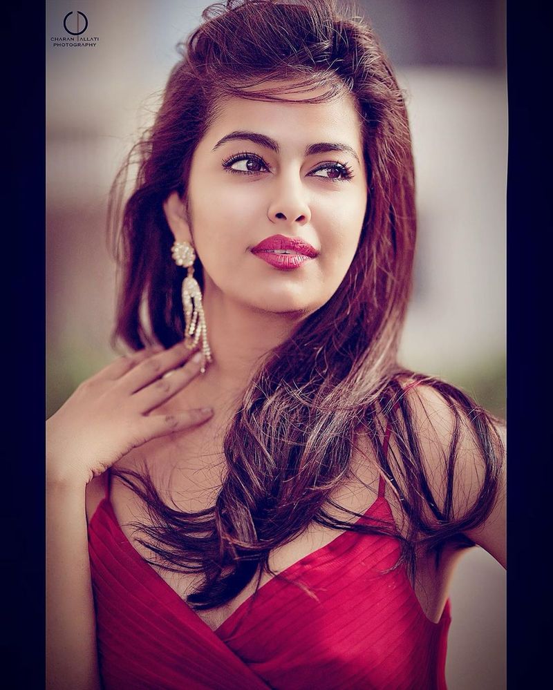 avika gor cute glamorous instagram photos