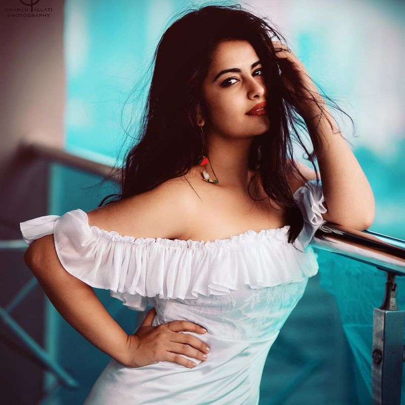 avika gor cute glamorous instagram photos