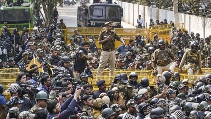 Announcement of reward 1 lakh on reporting accused of voilence near jamia kpm Announcement of reward 1 lakh on reporting accused of voilence near jamia kpm