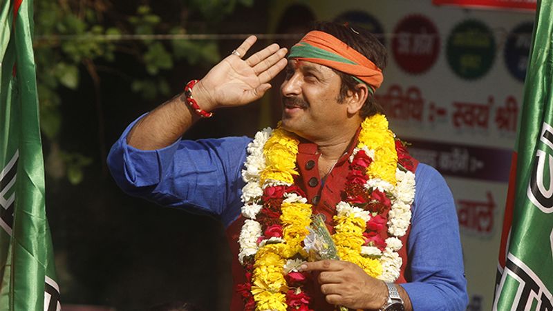 তিওয়ারিকে দিল্লি বিজেপির সভাপতির পদে আনার একটা কারণ ছিল পূর্বাঞ্চলীয় ভোটারদের ভোট পাওয়া। তা টানতে ব্যর্থ হয়েছেন মনোজ।