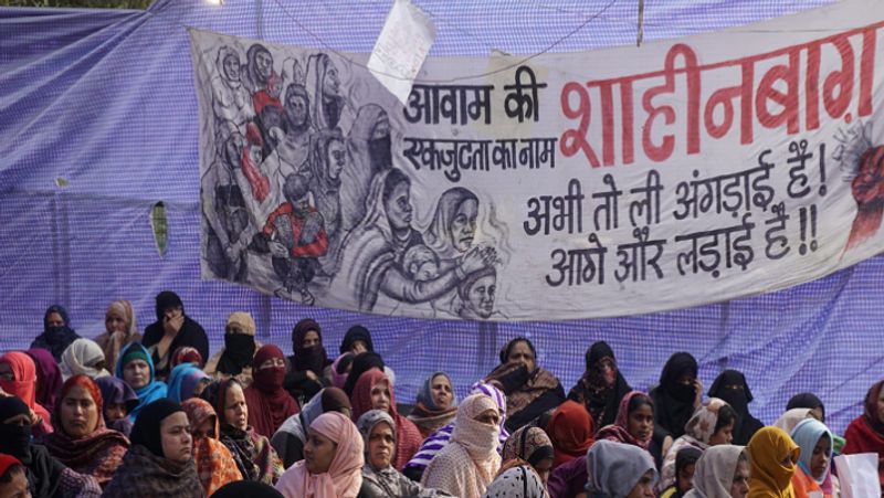 शुरुआती रुझान में ओखला विधानसभा सीट से भाजपा के ब्रह्म सिंह, आप उम्मीदवार को कड़ी टक्कर दे रहे थे।