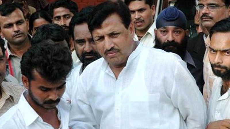 2003 में सीबीआई ने अमरमणि को गिरफ्तार किया था। जुर्म साबित होने के बाद मंत्री और उसकी मंत्री को अक्टूबर 2007 को उम्रकैद की सजा सुनाई गई।