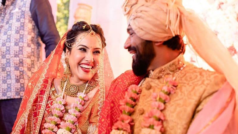 पति से तलाक के बाद काम्या का टीवी एक्टर करन पटेल से भी अफेयर रहा। हालांकि, 2015 में दोनों का ब्रेकअप हो गया। करन ने एक्ट्रेस अंकिता भार्गव से शादी कर ली। वैसे काम्या का नाम प्रोड्यूसर विकास गुप्ता के साथ भी जुड़ चुका है।