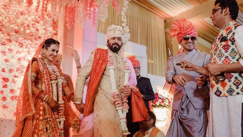 काम्या के पति शलभ दिल्ली के रहने वाले हैं और वो हेल्थकेयर इंडस्ट्री से जुड़े हैं। शलभ भी तलाकशुदा है और उनका एक बेटा भी है।