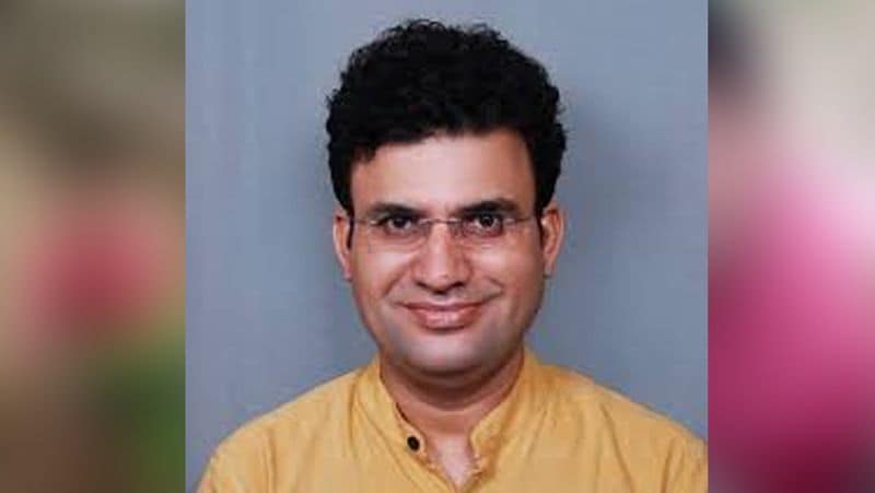 यहां से बीजेपी ने रवि नेगी को उतारा। जबकि कांग्रेस ने लक्ष्मण रावत को उतारा है।