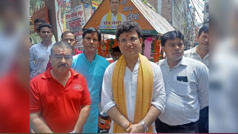 साथ ही वो बीजेपी के विनोद नगर मंडल के पूर्व जिला उपाध्यक्ष भी रह चुके हैं।