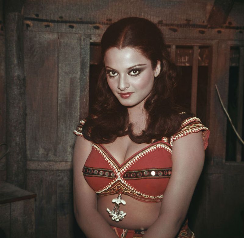 Bollywood old actress nude