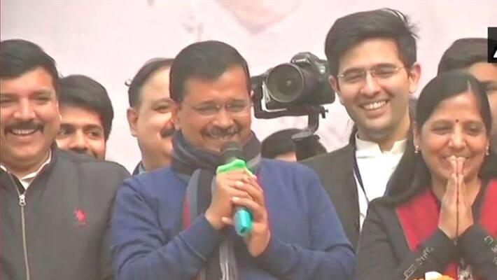 Arvind Kejriwal chants slogans of Bharatmata after landslide victory Arvind Kejriwal chants slogans of Bharatmata after landslide victory
