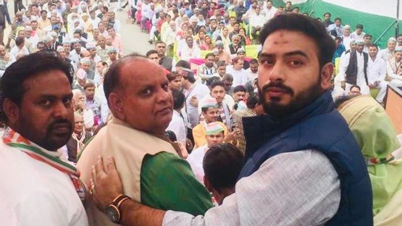 अली मेंहदी- मुस्तफाबाद विधानसभा सीट पर कांग्रेस से चुनावी मैदान में उतरे अली मेंहदी पूर्व विधायक हसन अहमद के बेटे हैं। इस सीट से हसन अहमद दो बार विधायक रहे हैं। अली मेंहदी दिल्ली में कांग्रेस अल्पसंख्यक कमेटी के प्रदेश अध्यक्ष हैं। अली मेंहदी मुस्तफाबाद तीसरे नंबर पर रहे। सिर्फ 5 हजार से कुछ ज्यादा ही वोट मिले। यहां से आप के हाजी यूनुस ने चुनाव जीता।
