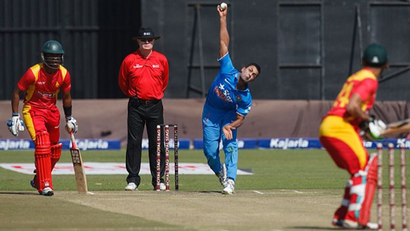 95 IPL मैचों में भी उन्होंने कुछ खास नहीं किया है। 68 पारियों में सिर्फ 880 रन और 48 का सर्वोच्च स्कोर इस बात की गवाही देता है कि यह खिलाड़ी खुद के साथ न्याय नहीं कर पाया।