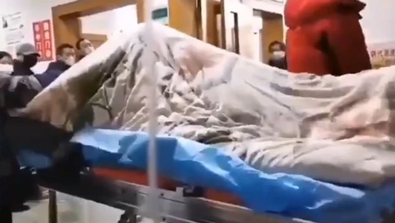 ऐसे में अंदाजा लगाया जा रहा है कि चीन अपने देश में वायरस का कहर लोगों से छिपाना चाहता है।