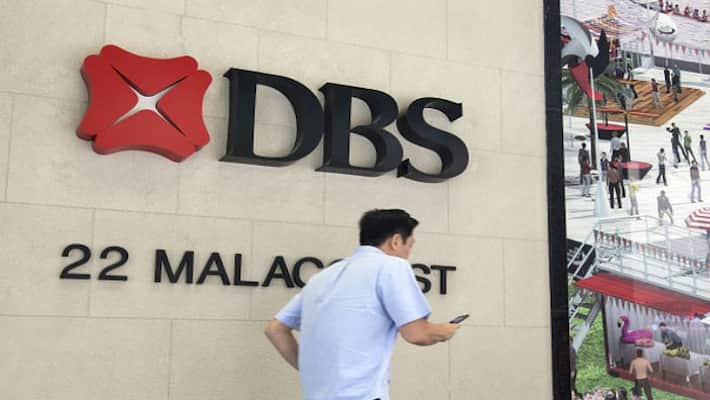 Singapore Bank evacuated after worker falls ill Singapore Bank evacuated after worker falls ill