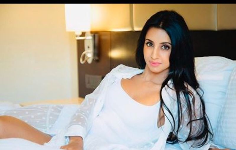 Actress Sanjjanaa