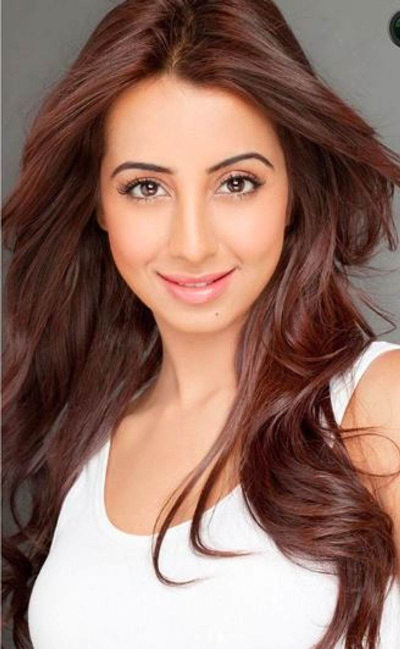 Actress Sanjjanaa