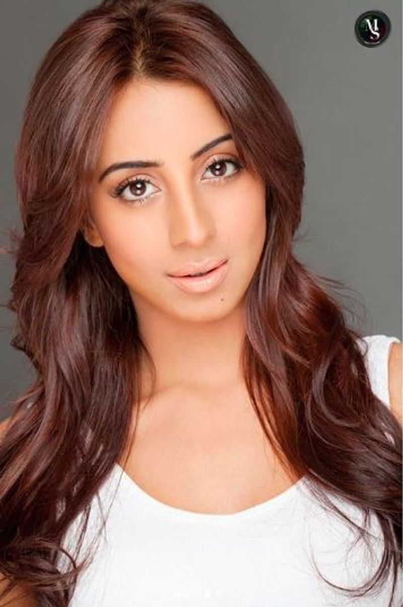 Actress Sanjjanaa