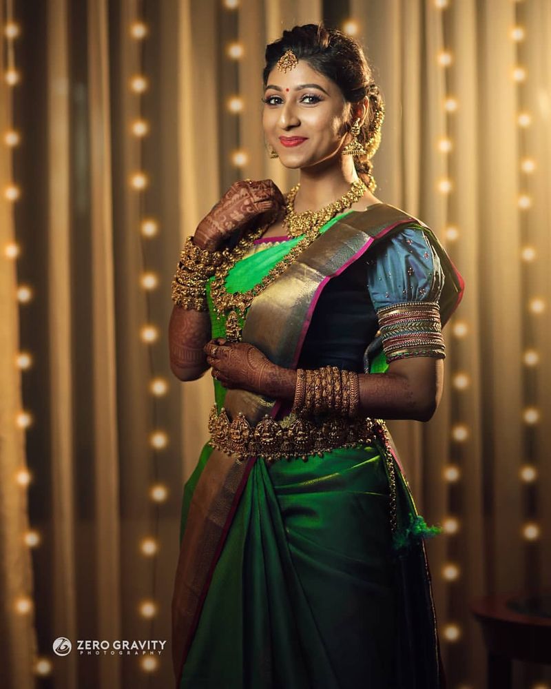 புன்னகையுடன் பொன்நகையும் சேர்ந்த அழகோ... அழகு...