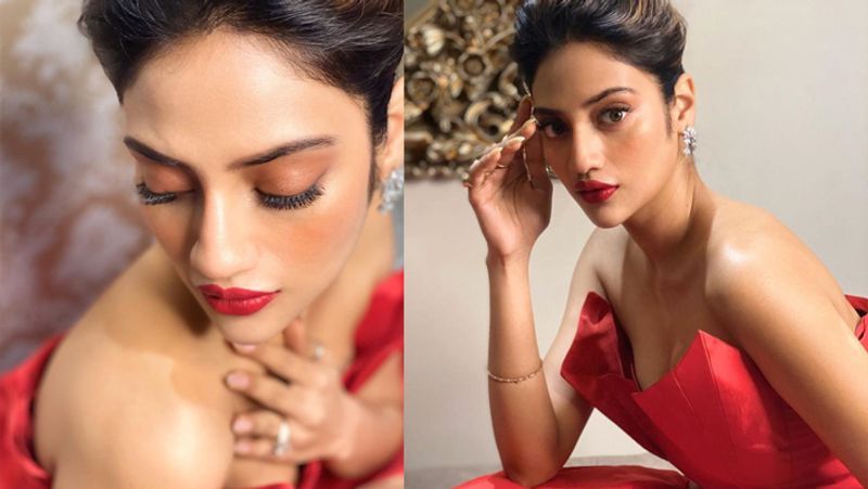 <p>মুখ্যমন্ত্রী মমতা বন্দ্যোপাধ্যায় যেভাবে মাথা থেকে পা পর্যন্ত আঘাত নিয়ে কাজ করে চলেছেন বাংলার মানুষের জন্য তা প্রশংসীয়। দিদির আর্দশের উপর বিশ্বাস রাখি। মানুষ বিপদে পড়লেই তাকে বাঁচাবে হাওয়াই চটি, মন্তব্য নুসরতের। মুখ্যমন্ত্রীর মতো বাকা সুরেই বিজেপি-কে বহিরাগত তকমা দিয়েছেন নুসরত।</p>