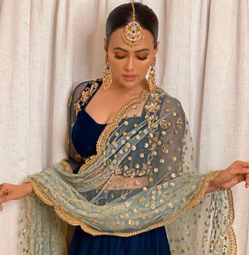 Actress Sana Khaan