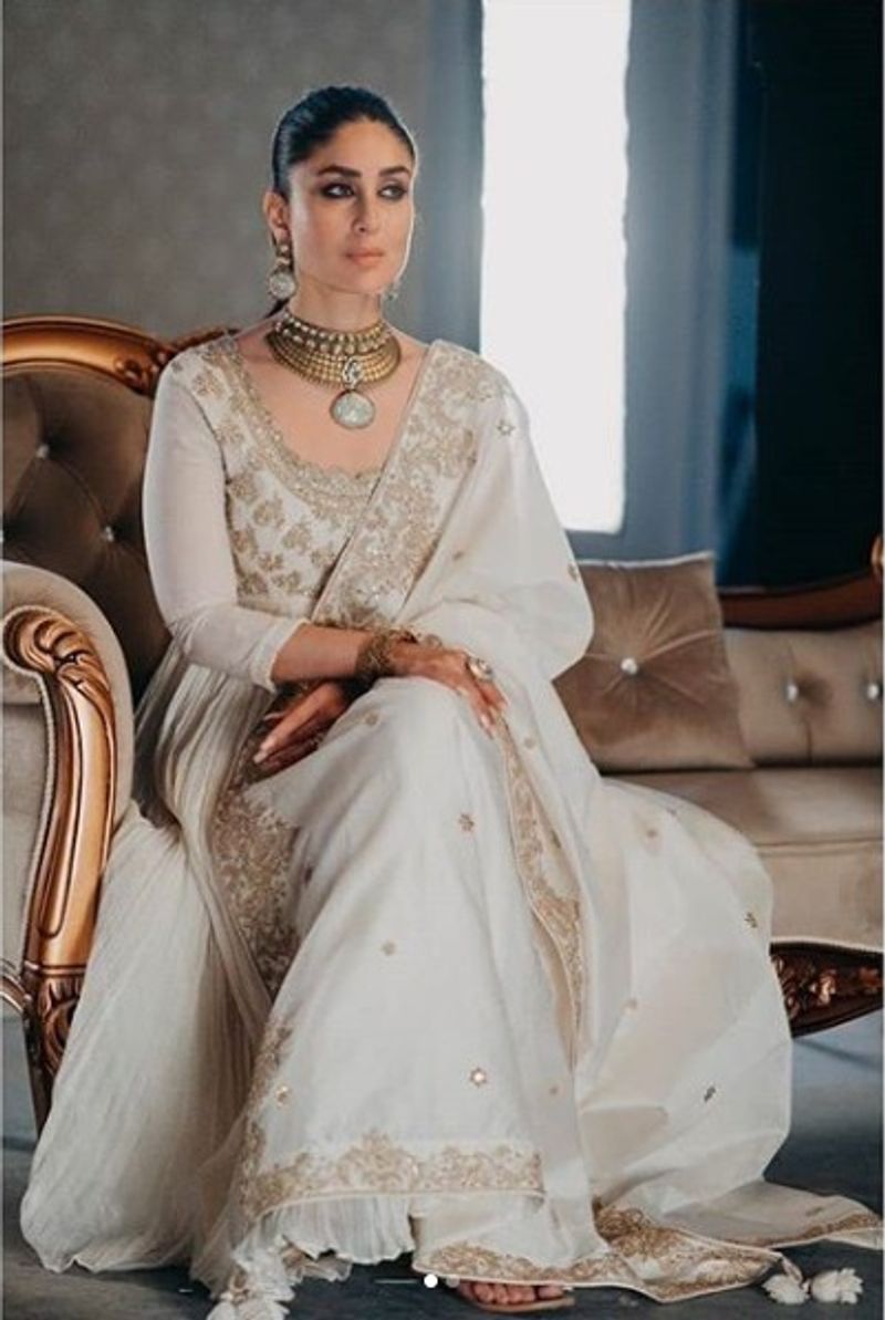 actress kareena kapoor stylish young look photo gallery