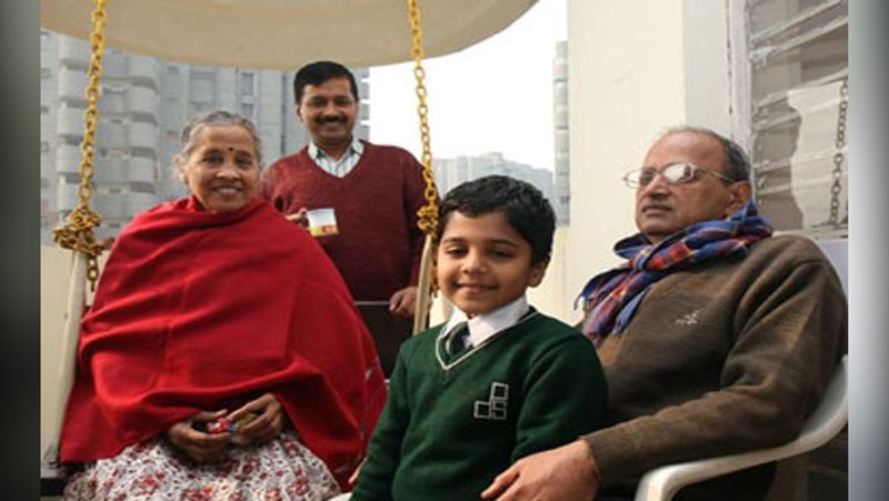 अरविंद केजरीवाल का जन्म 16 अगस्त 1968 को हुआ था। वैसे तो इनकी कर्मभूमि दिल्ली है लेकिन इनकी जन्मभूमि हरियाणा है।