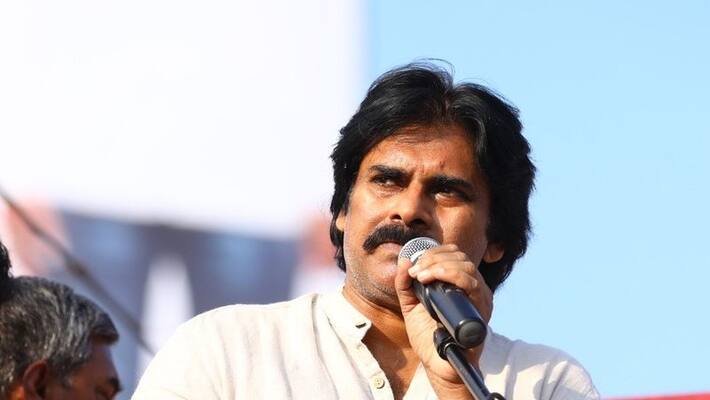 janasena chief pawan kalyan Interaction with Weavers in Yemmiganur janasena chief pawan kalyan Interaction with Weavers in Yemmiganur