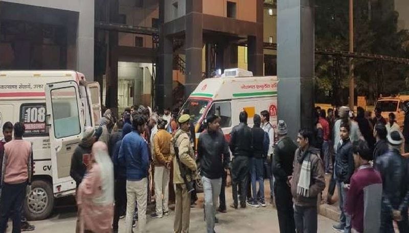 घटना के बाद डीएम और एसएसपी भी घटनास्थल पर पहुंचे और जो सही सलामत थे उन्हें अन्य वाहनों में बैठकर गंतव्य को रवाना कर दिया। हादसे में उस कंटेनर (ट्रक) चालक की भी मौत हो गई जो स्टेपनी बदल रहा था।