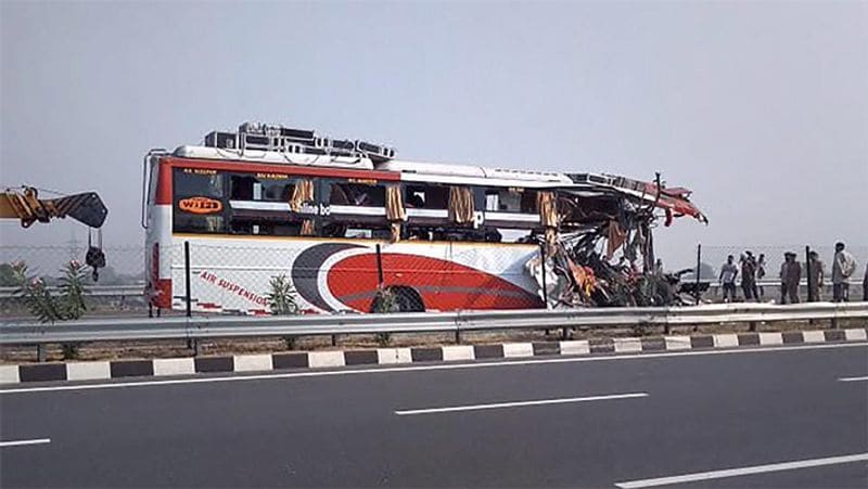 Accident on Agra-Lucknow Express killed 14 people kps