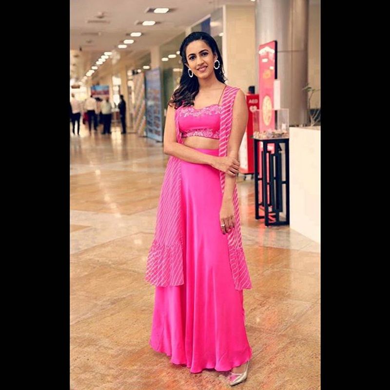 Heroine Niharika konidela latest hot photos