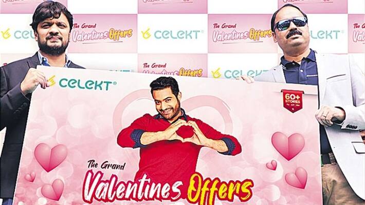 select stores offering huge discounts on mobiles on valentines day select stores offering huge discounts on mobiles on valentines day