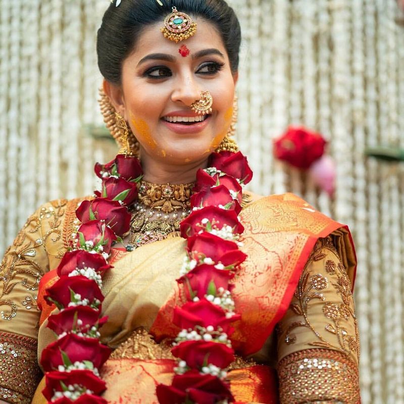 Actress Sneha Prasanna Looks Like Angel In Her Pregnancy PhotoShoot