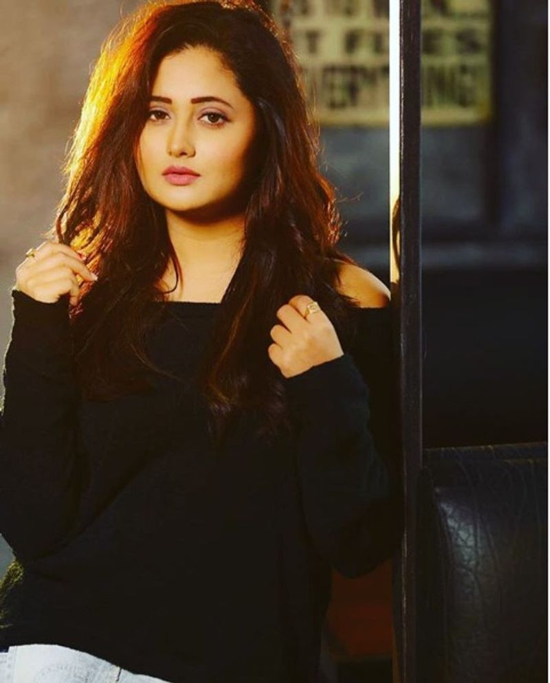 sindhu bairavi serial actress reshmi desai hot photo gallery