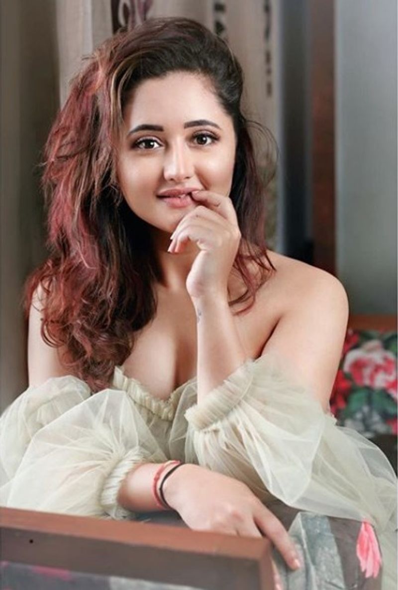 sindhu bairavi serial actress reshmi desai hot photo gallery