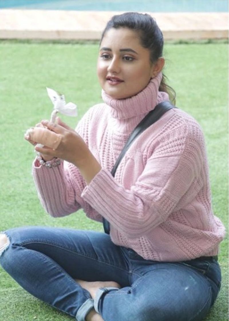sindhu bairavi serial actress reshmi desai hot photo gallery