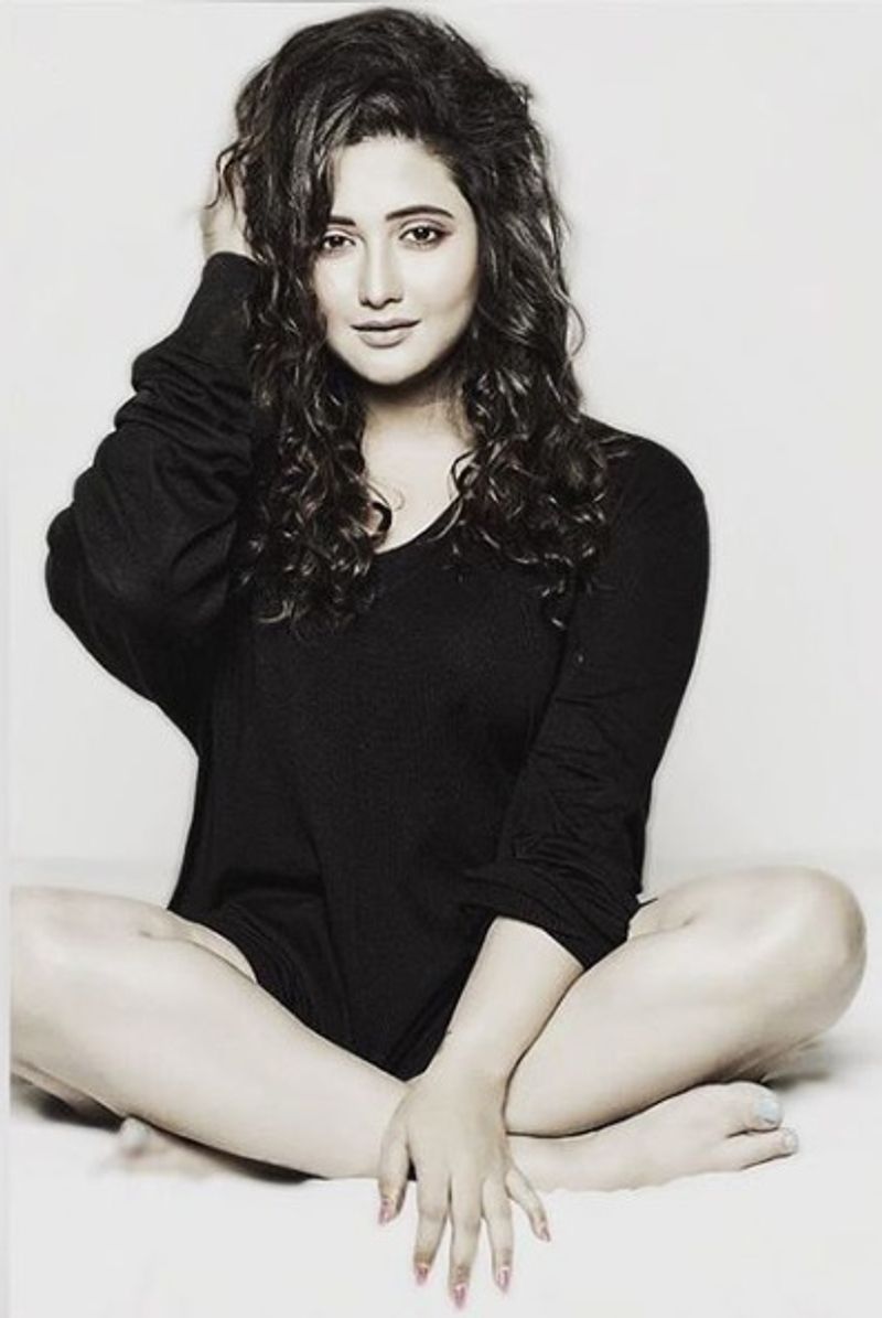 sindhu bairavi serial actress reshmi desai hot photo gallery