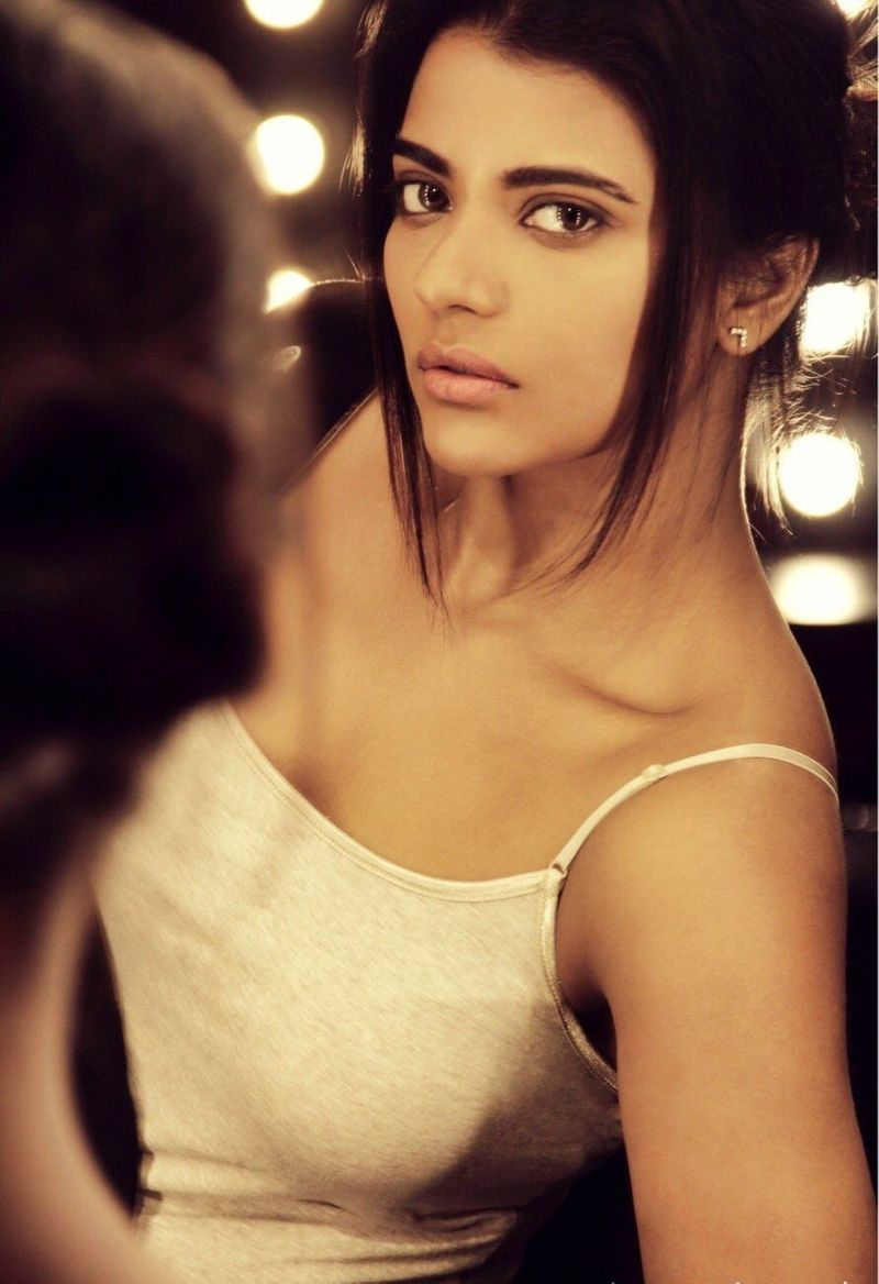 aishwarya rajesh hot n cute photos
