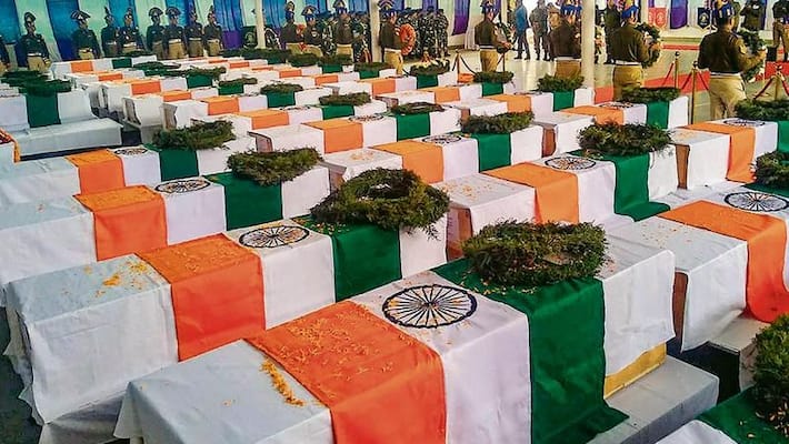 CM Mamata Banerjee pays homage to martyrs in Pulwama attack CM Mamata Banerjee pays homage to martyrs in Pulwama attack