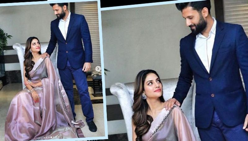 স্বামী নিখিলকে সঙ্গে নিয়ে ভ্যালেন্টাইন্স ডে-র ফোটোশ্যুটে মেতেছেন অভিনেত্রী।