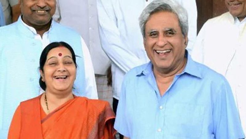 शादी के 44 साल बाद भी दोनों के बीच प्यार शुरूआती दौर जैसा ही जवान था। कौशल कई मौकों पर सुषमा को छेड़ते थे।