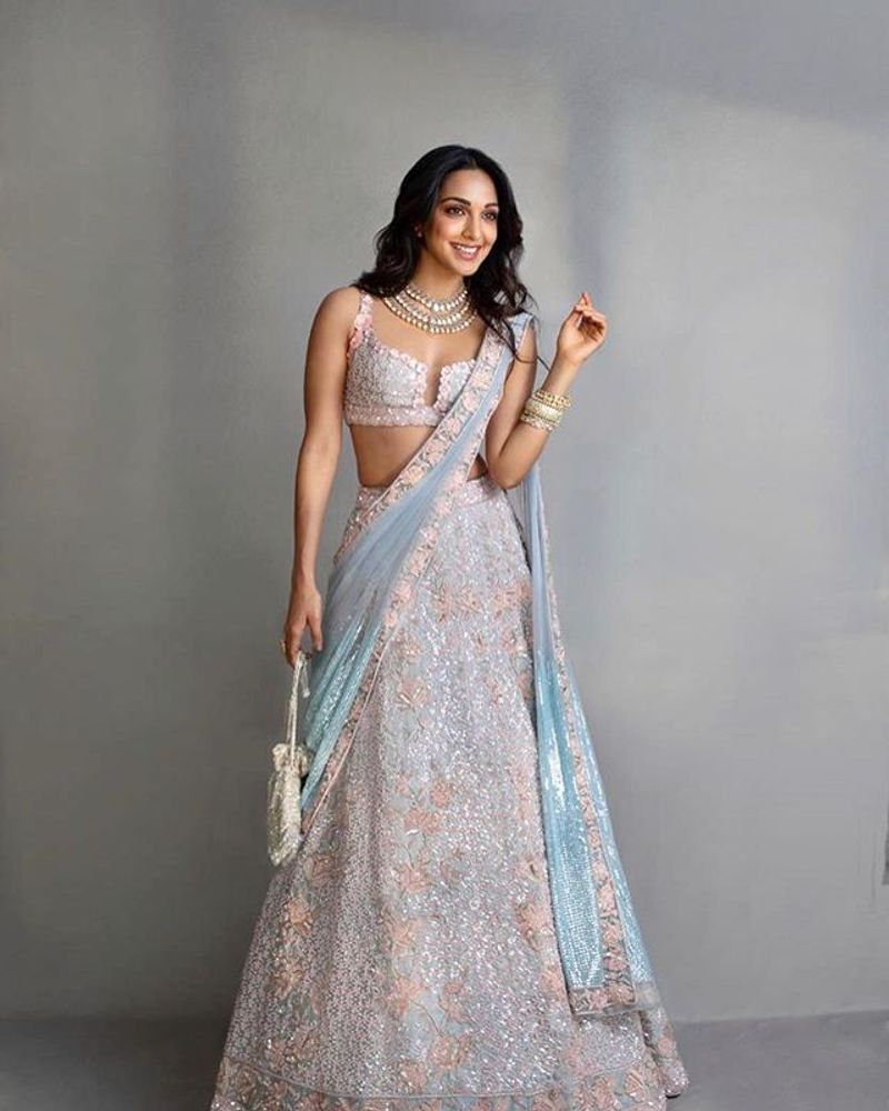 Heroine Kiara Advani Latest Hot photos
